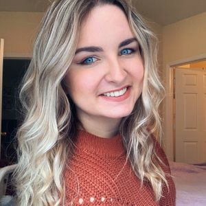 Meet your Posher, Brooke